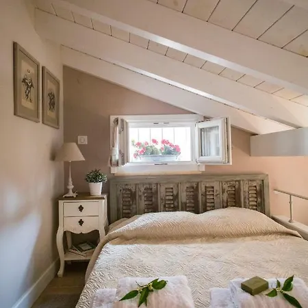 Lianelia Boutique * Argyrades