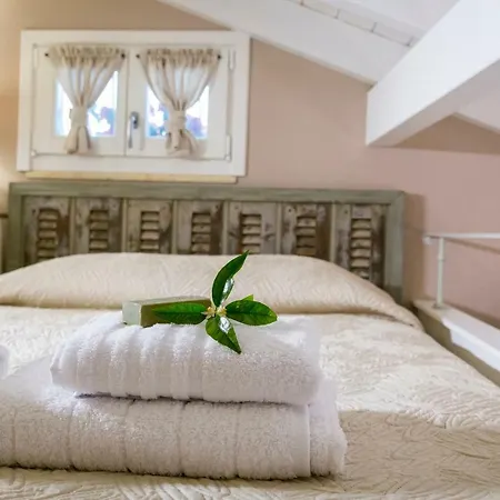 Lianelia Boutique Argyrades