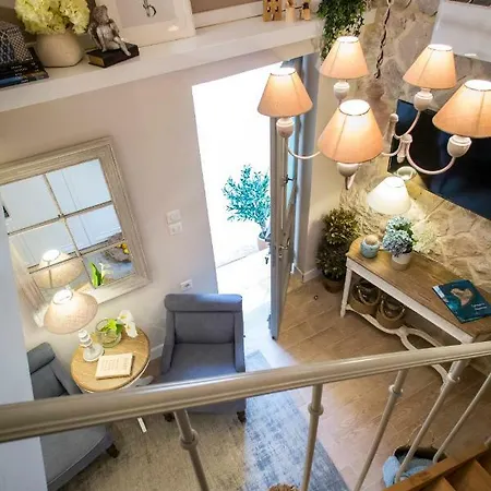 Lianelia Boutique Argyrades